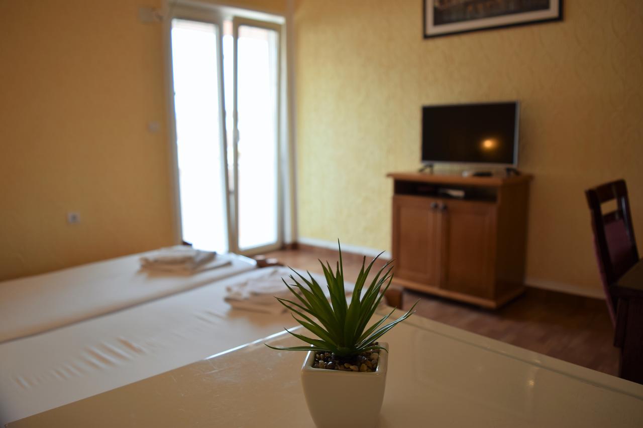 Martinovic Rooms บุดวา ภายนอก รูปภาพ