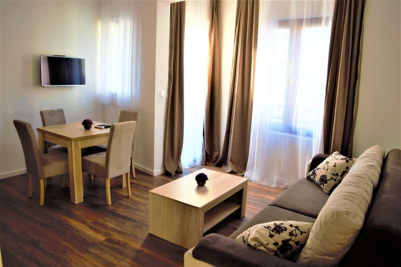 Martinovic Rooms บุดวา ภายนอก รูปภาพ